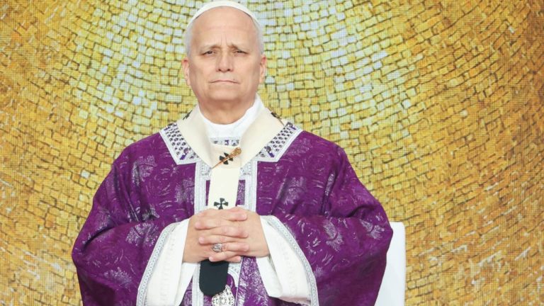 Papa Leão XIV contesta guerra no Irã e críticas a Trump geram debate