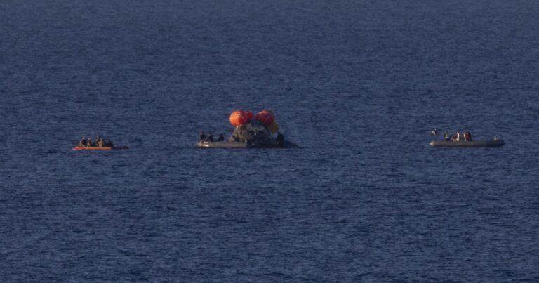 Artemis II inicia recuperação dos astronautas após pouso no oceano