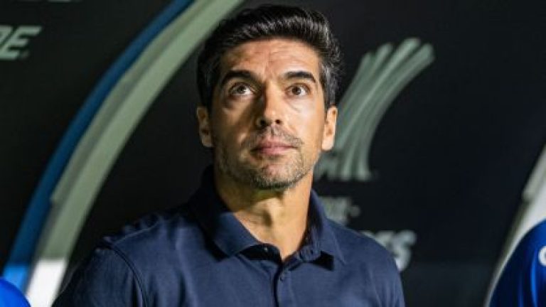 Comissão técnica do Palmeiras adota silêncio como protesto contra punição de Abel Ferreira