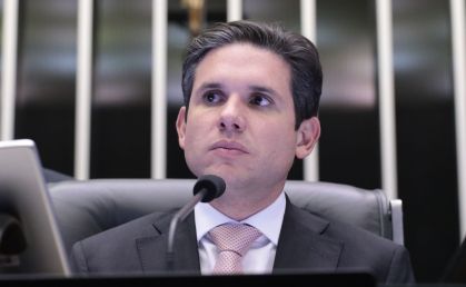 Hugo Motta agiliza votação da PEC 6x1 no Congresso em fevereiro de 2026