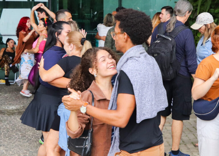 Forró movimenta Curitiba com aula gratuita no Parque Barigui