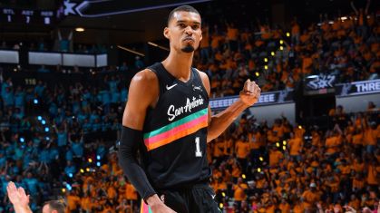 Wembanyama faz história e Spurs dominam Blazers na estreia dos playoffs da NBA