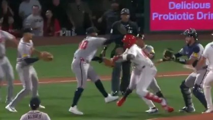 Confusão entre jogadores marca jogo da Major League Baseball