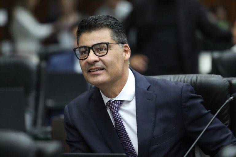 Marcelo Rangel propõe farmácia veterinária popular gratuita no Paraná