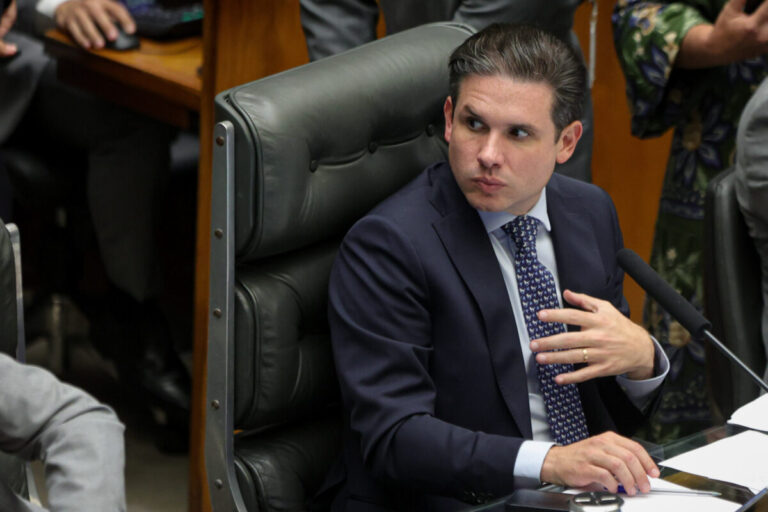 Hugo Motta recebe oposição e analisa pautas para próximas semanas
