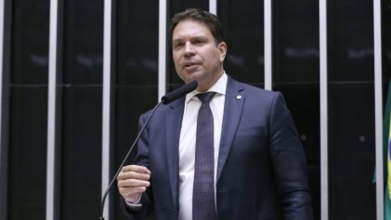 Oposição denuncia perseguição do STF e busca asilo político para Alexandre Ramagem nos EUA