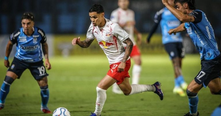 Pitta garante vitória dramática do Bragantino sobre Blooming na Sul-Americana