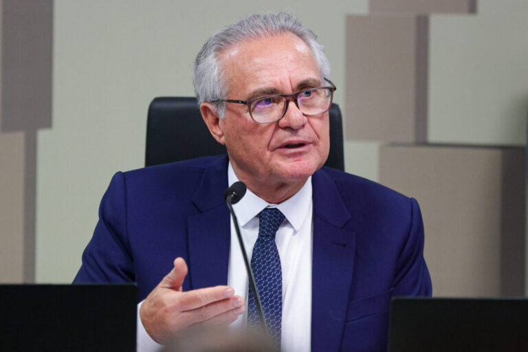 Renan Calheiros critica candidatura de Arthur Lira ao Senado em Alagoas