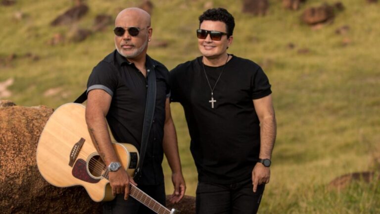 Rick & Renner animam festa do trabalhador em Araucária