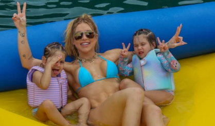 Virginia Fonseca aproveita dia de descanso com os filhos em Angra dos Reis