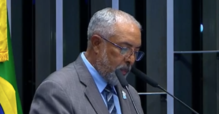 Paulo Paim defende estatuto dos cães e gatos como marco jurídico essencial