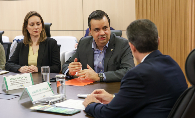 Ministro André de Paula reforça diálogo com a Abiec para fortalecer a cadeia da carne