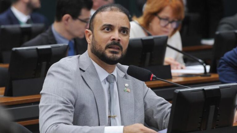 Capitão Alden defende teto de 1% para alíquota do ipva