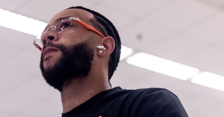 Corinthians busca parceiros para renovar contrato de Memphis Depay