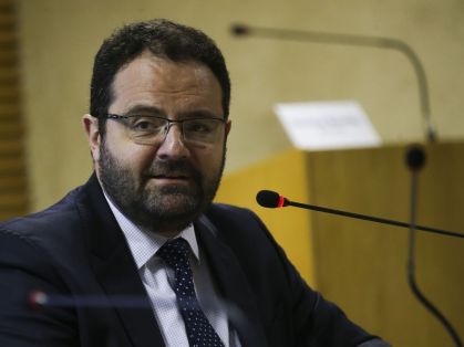Nelson Barbosa destaca que produtividade travada por juros altos limita crescimento