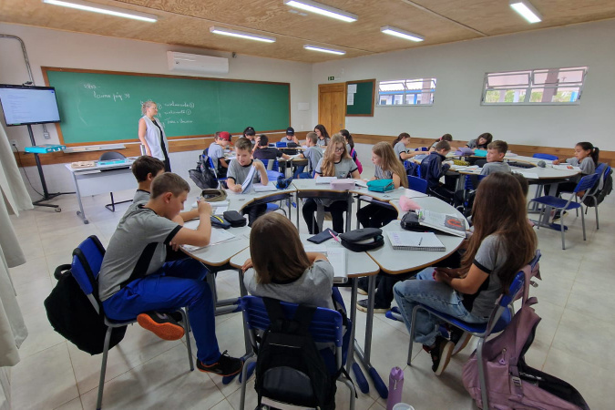 Paraná acelera substituição de salas de madeira por estruturas modernas em escolas estaduais