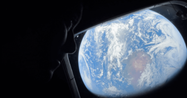 Artemis II finaliza retorno à Terra com reentrada atmosférica crítica