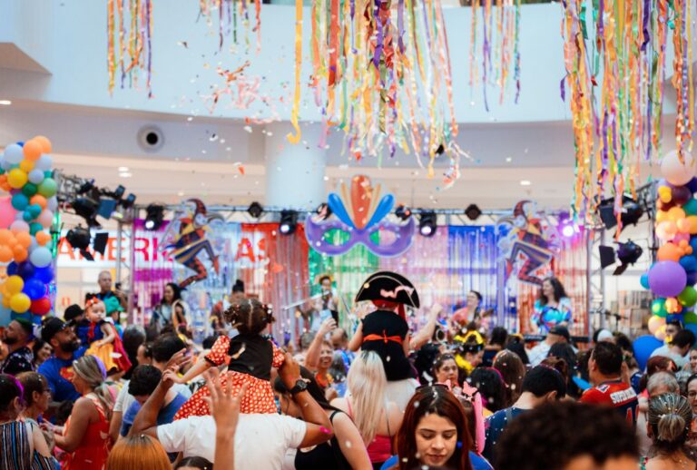 Carnaval em Curitiba ganha bailinhos gratuitos nos shoppings