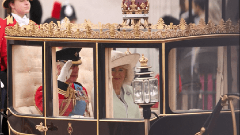 Palácio de Buckingham confirma visita do rei Charles III aos EUA após tiroteio