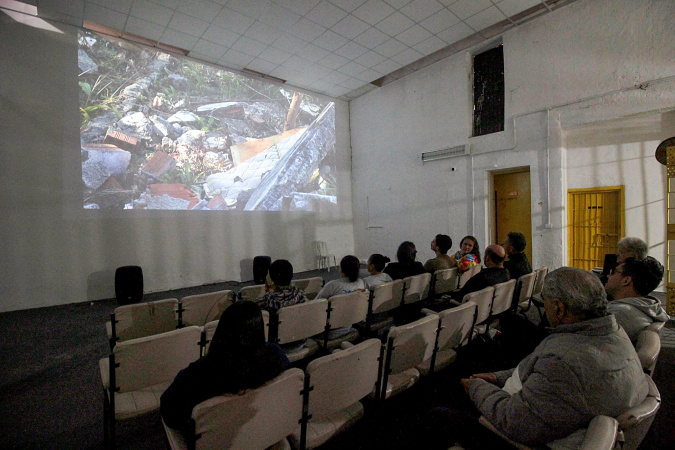 mis-pr oferece visita guiada noturna e filme de terror em curitiba
