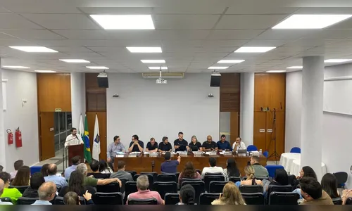 Câmara de Apucarana realiza primeira sessão itinerante de 2026 no CREA