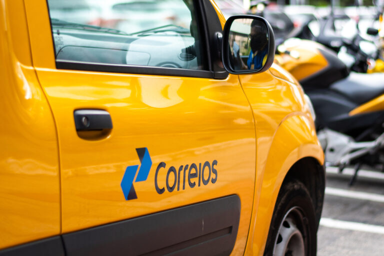 Correios enfrentam pior resultado financeiro da história em 2026