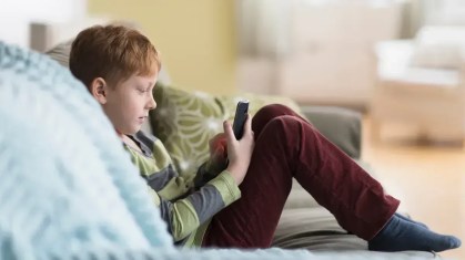 Noruega propõe restrição ao uso de redes sociais para menores de 16 anos