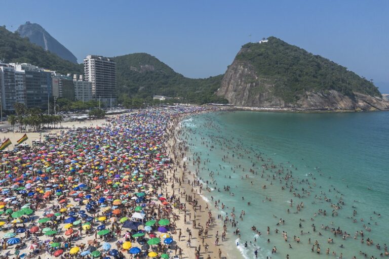 Casos de afogamento aumentam nas praias do Rio durante Carnaval