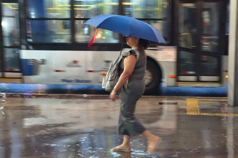 Alerta de chuva e calor intenso predomina no Brasil nesta quinta-feira