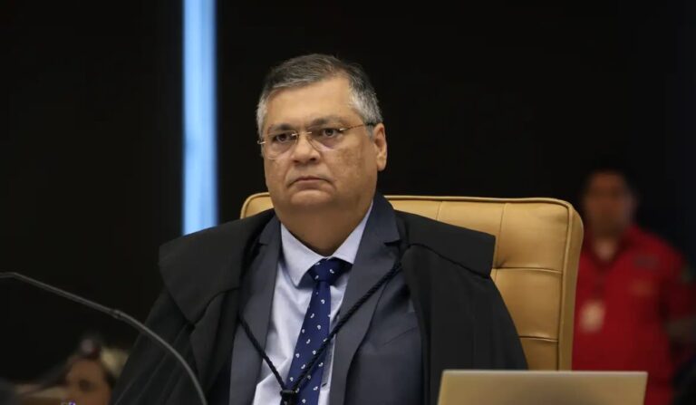 Decisão do ministro Flávio Dino pode alterar salários e funcionamento dos tribunais