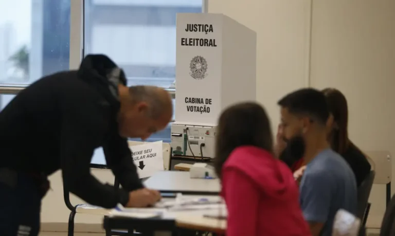 Eleitores com 60 anos crescem cinco vezes mais que eleitorado geral