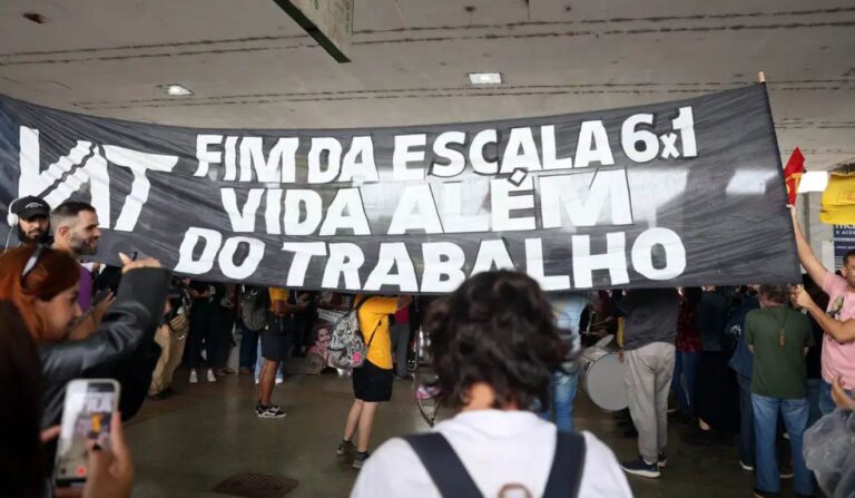 73% dos brasileiros apoiam fim da escala 6x1 sem redução salarial