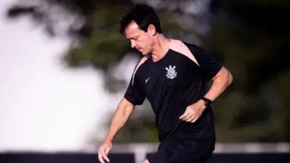 Fernando Diniz valoriza elenco do Corinthians após triunfo na Libertadores
