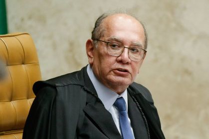 Gilmar Mendes critica forma de Edson Fachin apresentar código de ética no STF