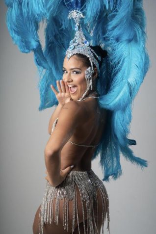 Giullia Buscacio assume papel de musa na Vila Isabel para o Carnaval 2027