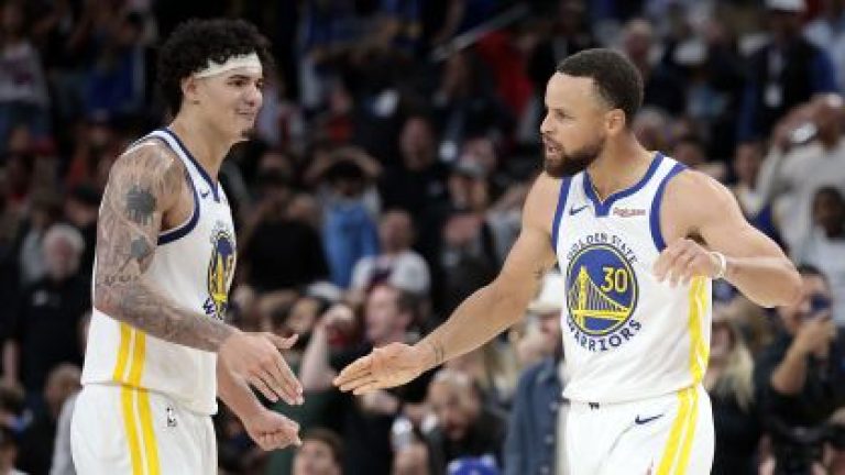 Gui Santos e Stephen Curry guiam Warriors a vitória no play-in da NBA