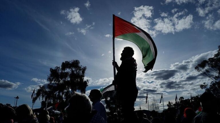 Tribunal britânico declara ilegal proibição de grupo pró-Palestina