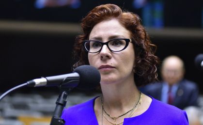 Deputado italiano afirma que ninguém é intocável diante da extradição de Carla Zambelli