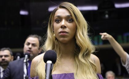 mp denuncia homem por ameaças contra Erika Hilton nas redes sociais