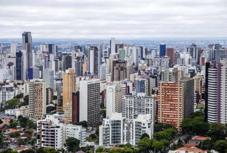 Curitiba mantém desconto de 10% no iptu 2026 e anuncia prazos de vencimento