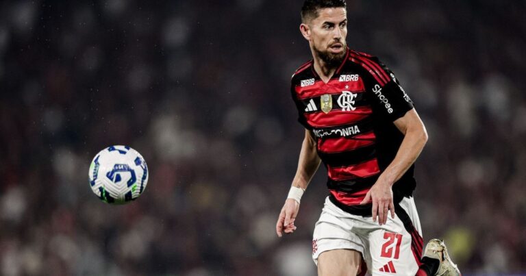 Jorginho reforça cobrança ao elenco do Flamengo após goleada para o RB Bragantino