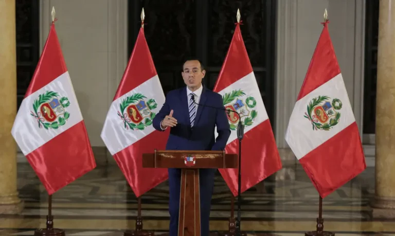 Congresso peruano destitui José Jerí após escândalo de reuniões ocultas