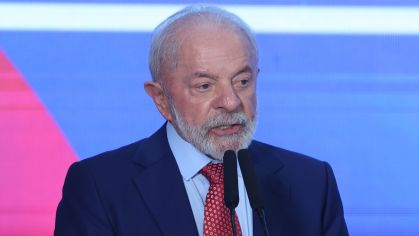 Lula cobra programa factível do PT para eleições de 2026