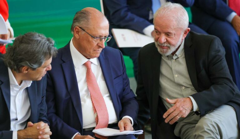 José Dirceu defende Fernando Haddad ao governo de São Paulo e apoio a Alckmin como vice de Lula