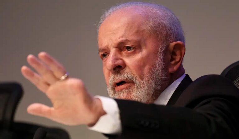 Lula deve impedir supersalários aprovados no Congresso