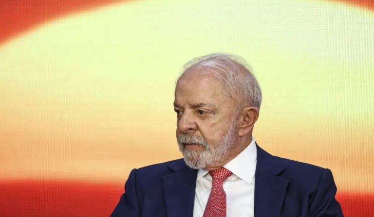 Lula alerta para risco de nova guerra fria após aumento de tarifas dos Estados Unidos