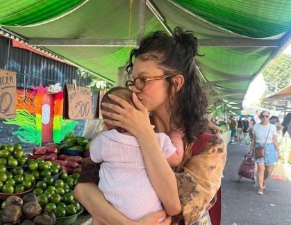 Manu Gavassi celebra um ano da filha com foto rara na rede social