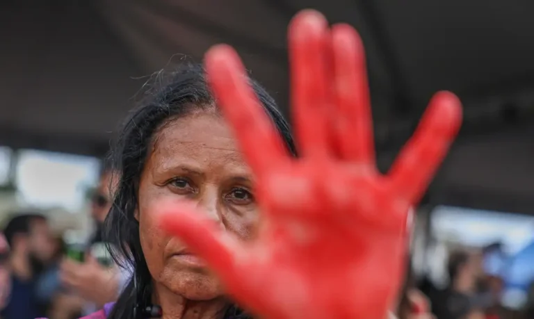 Chefes dos poderes firmam compromisso nacional contra feminicídio