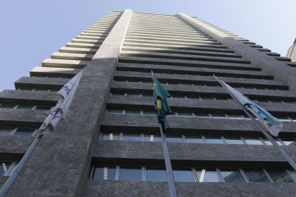 Douglas Ruas assume presidência da Alerj com ampla maioria