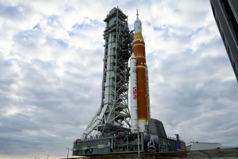 NASA adia missão Artemis II para a lua após vazamento crítico no foguete